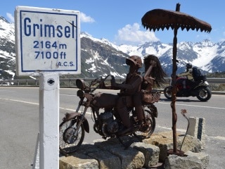 Atravessando os Alpes Suíços pelo Grimsel Pass